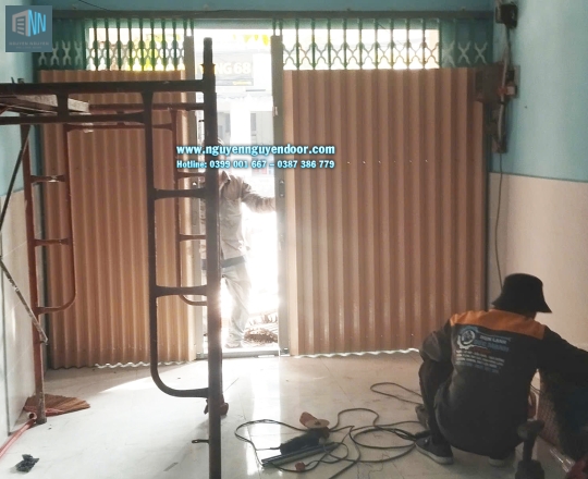 CỬA KÉO ĐÀI LOAN TẠI PHAN VĂN HƠN QUẬN 12