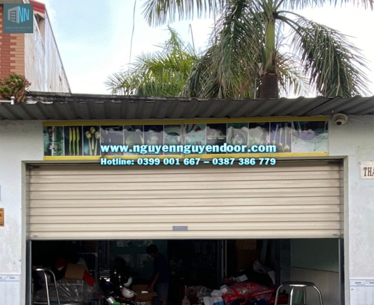 CỬA CUỐN TẤM LIỀN ĐẨY TAY CÔNG NGHỆ ÚC TẠI LINH TÂY, THỦ ĐỨC