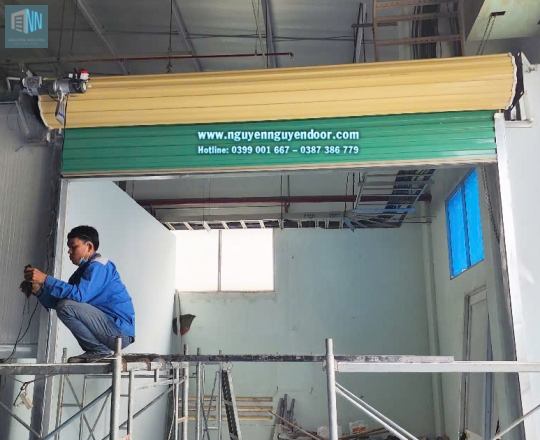 CỬA CUỐN TẤM LIỀN CÔNG NGHỆ ÚC SỬ DỤNG MOTOR TẠI QUẬN 7