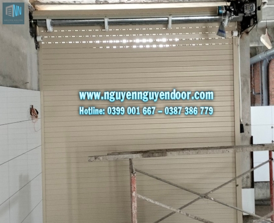 CỬA CUỐN KHE THOÁNG CÔNG NGHỆ ĐỨC LÀM CỬA HẦM TẠI KHU ĐÔ THỊ VẠN PHÚC