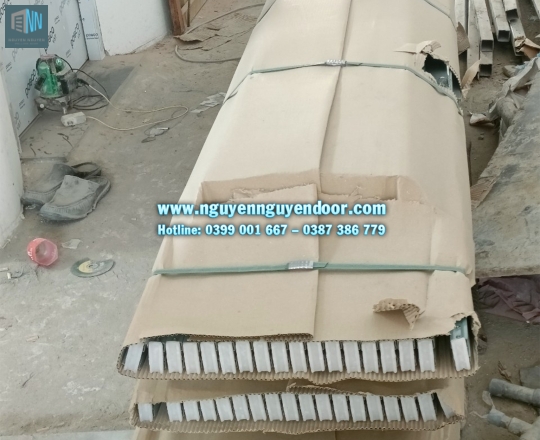 CỬA KÉO ĐÀI LOAN TẠI ĐƯỜNG 49 HIỆP BÌNH PHƯỚC, THỦ ĐỨC