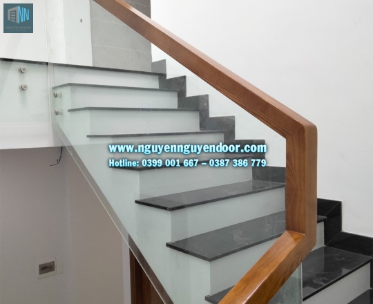 CẦU THANG KÍNH CƯỜNG LỰC CAO CẤP TẠI KHU ĐÔ THỊ VẠN PHÚC