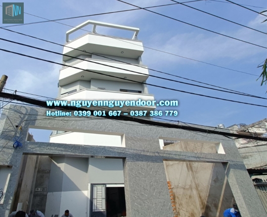 CỬA KÉO ĐÀI LOAN TẠI ĐƯỜNG 49 HIỆP BÌNH PHƯỚC, THỦ ĐỨC