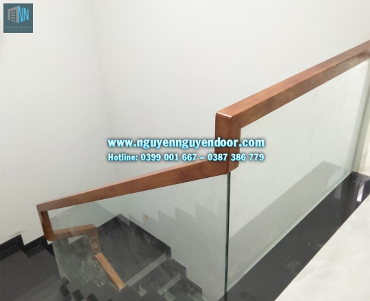 CẦU THANG KÍNH CƯỜNG LỰC CAO CẤP TẠI KHU ĐÔ THỊ VẠN PHÚC