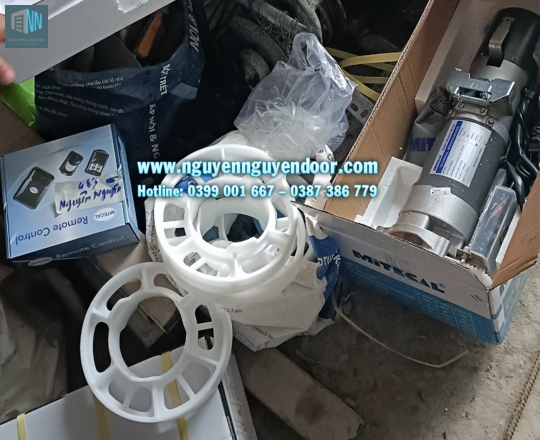 CỬA CUỐN KHE THOÁNG CÔNG NGHỆ ĐỨC LÀM CỬA HẦM TẠI KHU ĐÔ THỊ VẠN PHÚC