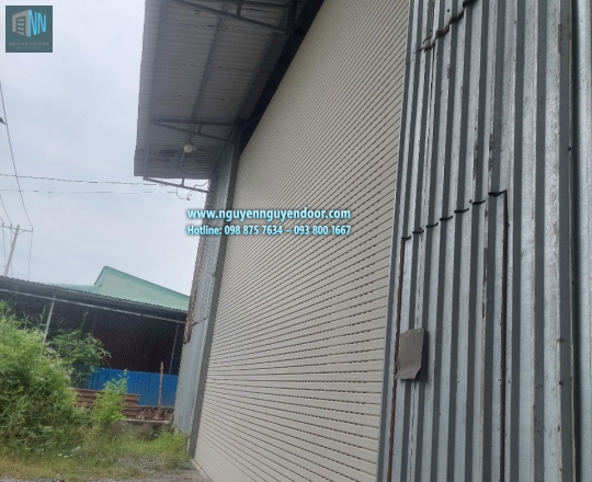 CÔNG TRÌNH CỬA CUỐN NHÀ XƯỞNG LONG AN 