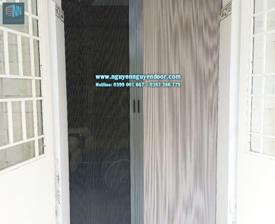 CỬA LƯỚI CHỐNG MUỖI KÉT HỢP VỚI RÈM TỔ ONG