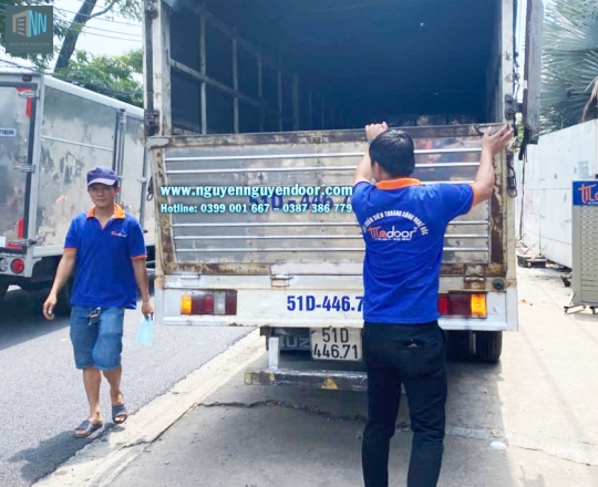 CỬA CUỐN KHE THOÁNG CÔNG NGHỆ ĐỨC MÀU XÁM XINGFA