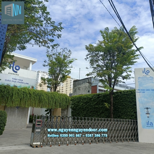 CỬA CỔNG XẾP INOX 2