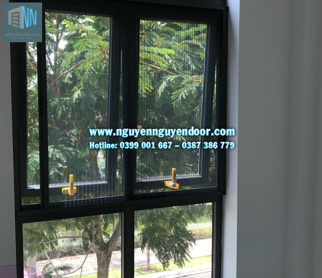 CỬA LƯỚI CHỐNG MUỖI CÓ RAY
